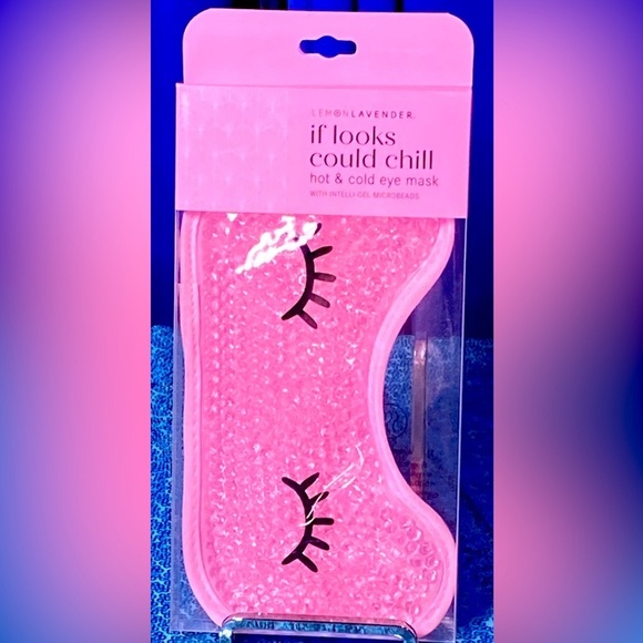 BEAUTY BUNDLE: Pink Hot/Cold Mask, Headband, Wristbands, Shea Butter Cr… - Picture 2 of 7